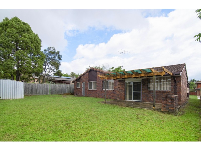 4 LERU STREET, Mansfield QLD 4122