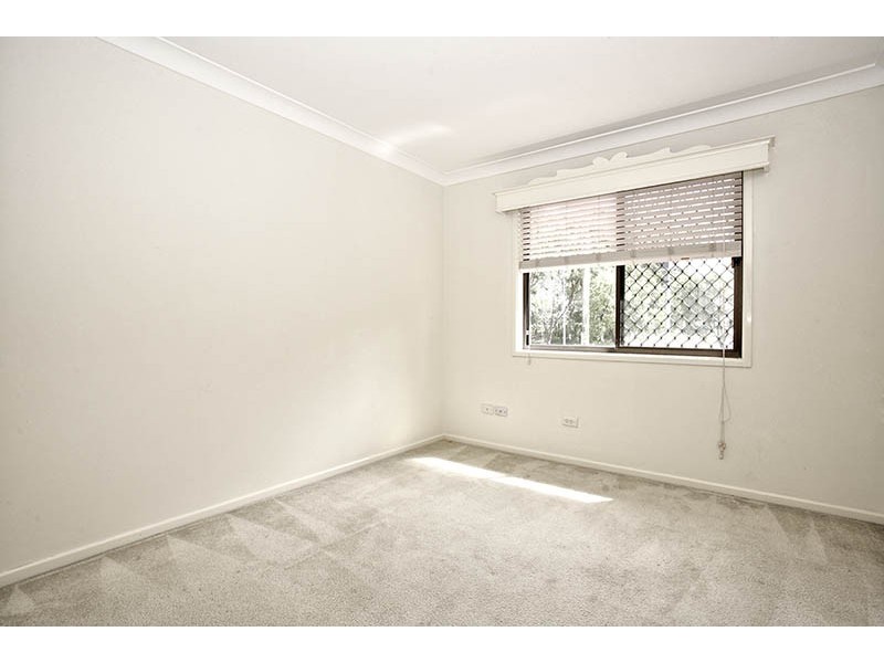 105 Meadowlands Road, Carindale QLD 4152