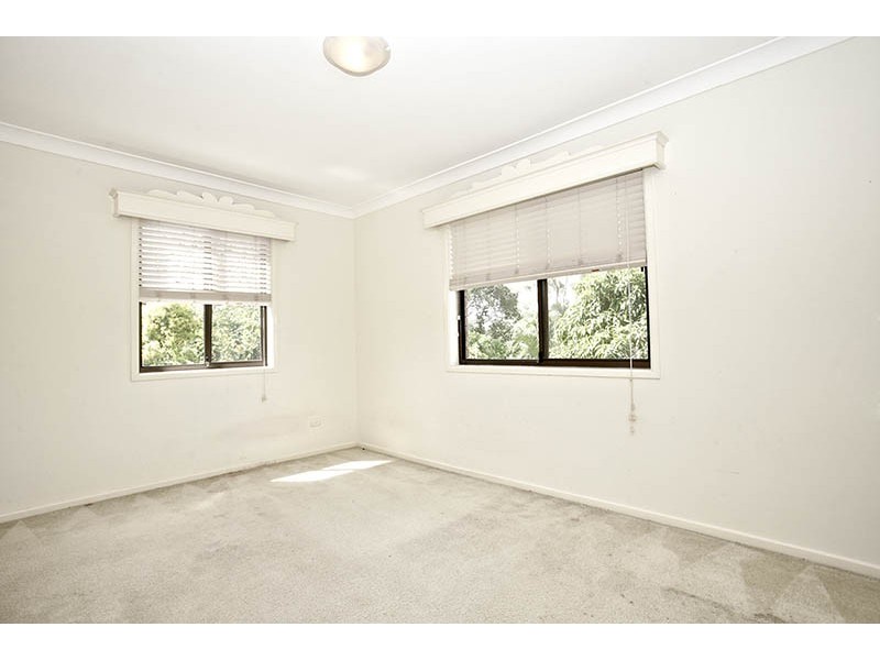 105 Meadowlands Road, Carindale QLD 4152