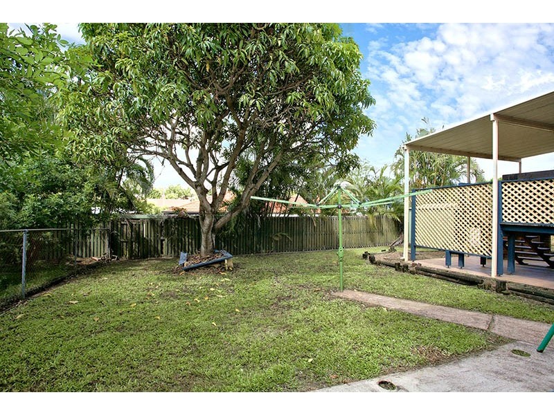 105 Meadowlands Road, Carindale QLD 4152