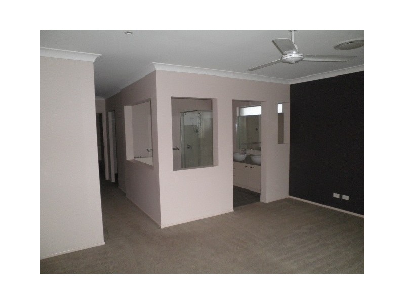 95 Sanctuary Drive, Heathwood QLD 4110