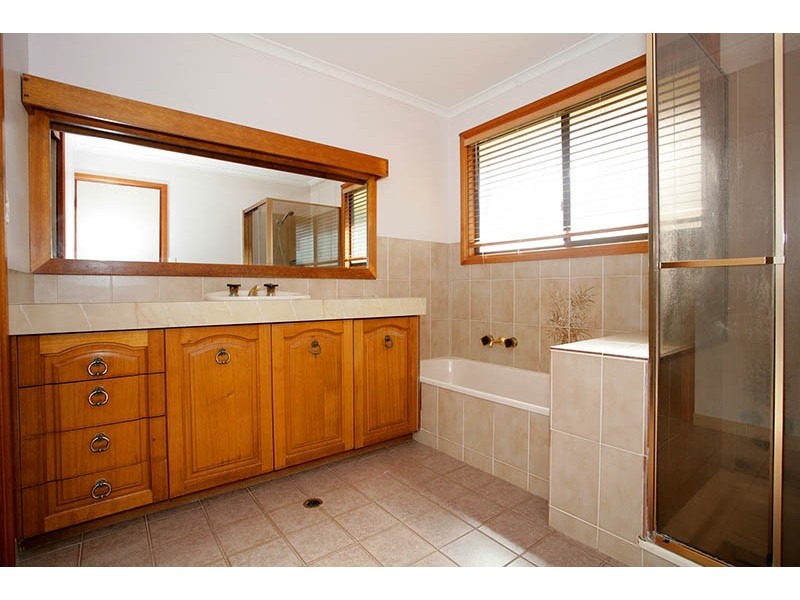 14 Jeanette Avenue, Springwood QLD 4127