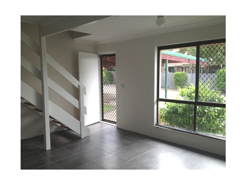 2/8 Arac Street, Woodridge QLD 4114