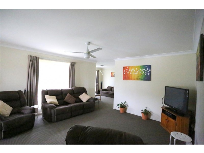 2 Stackpole Street, Wishart QLD 4122