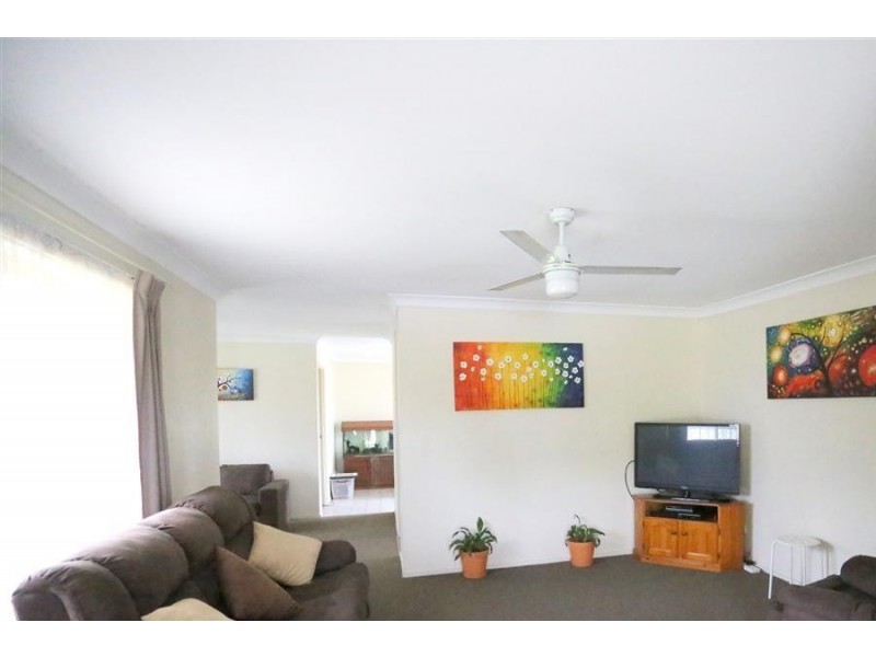 2 Stackpole Street, Wishart QLD 4122