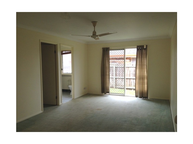 8 Meiland Place, Meadowbrook QLD 4131