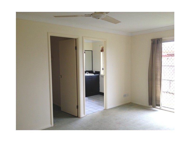 8 Meiland Place, Meadowbrook QLD 4131