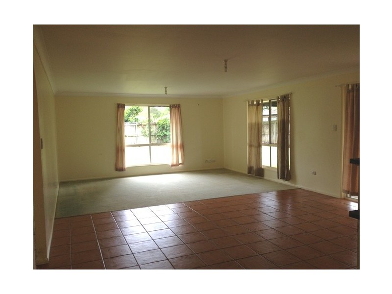 8 Meiland Place, Meadowbrook QLD 4131