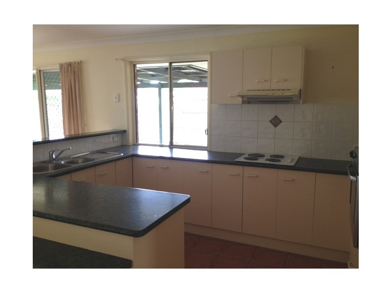 8 Meiland Place, Meadowbrook QLD 4131