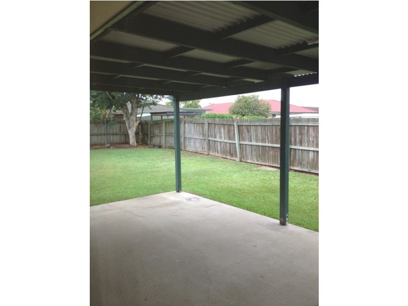 8 Meiland Place, Meadowbrook QLD 4131