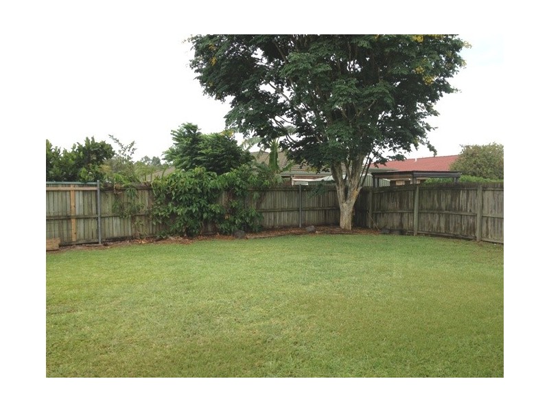 8 Meiland Place, Meadowbrook QLD 4131