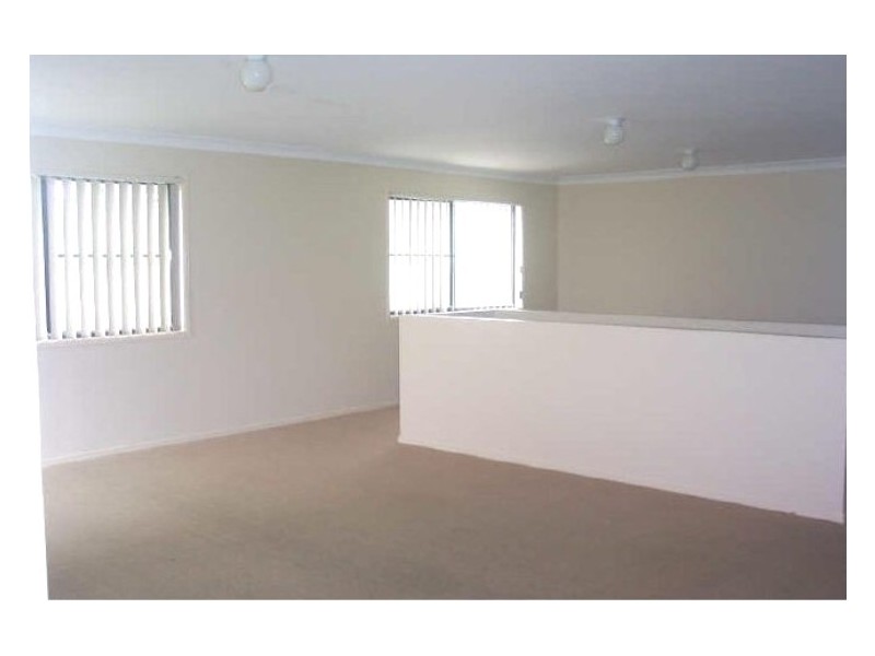 7 Hillside Crescent, Edens Landing QLD 4207