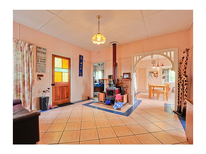 51 Dennis Road, Springwood QLD 4127