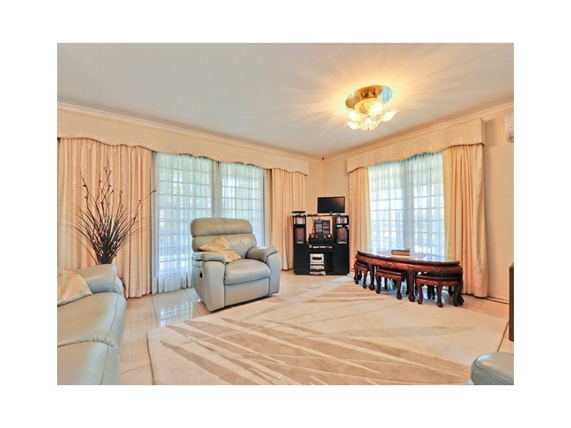 2 Elwyn Court, Springwood QLD 4127