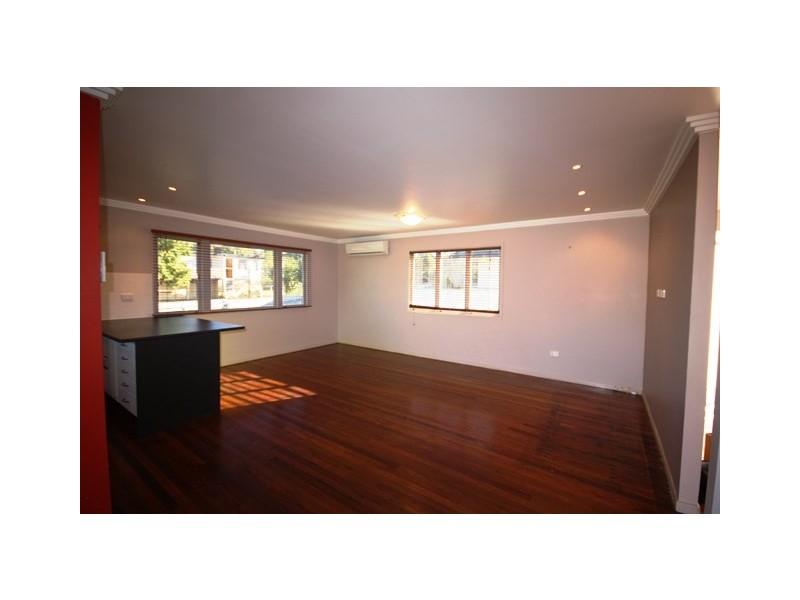 17 Hibiscus Street, Kingston QLD 4114