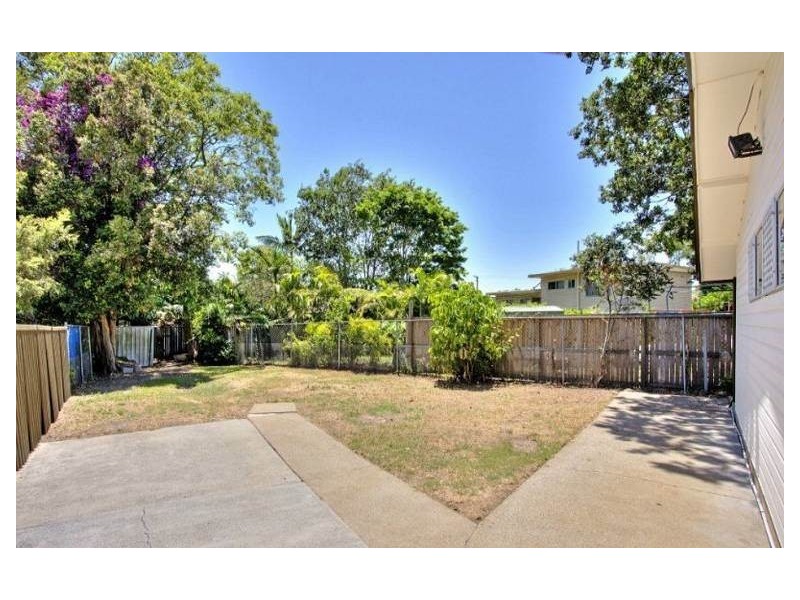 15 Windsor Street, Slacks Creek QLD 4127