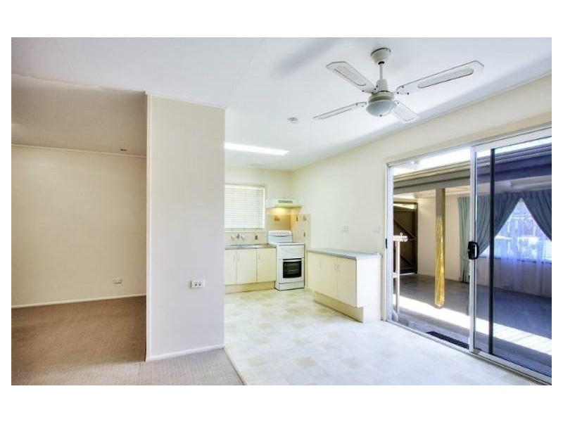 15 Windsor Street, Slacks Creek QLD 4127