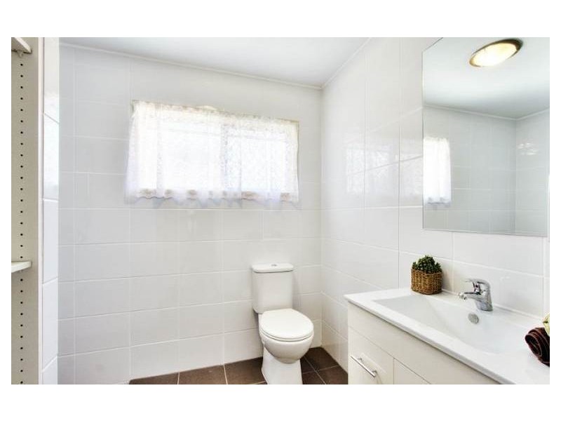 15 Windsor Street, Slacks Creek QLD 4127