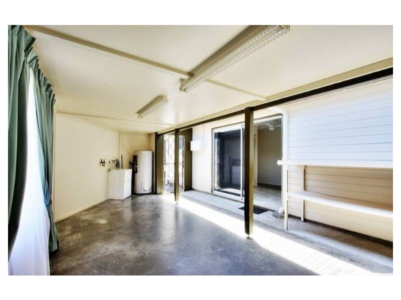 15 Windsor Street, Slacks Creek QLD 4127