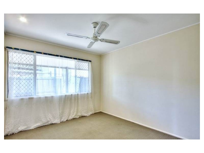 15 Windsor Street, Slacks Creek QLD 4127