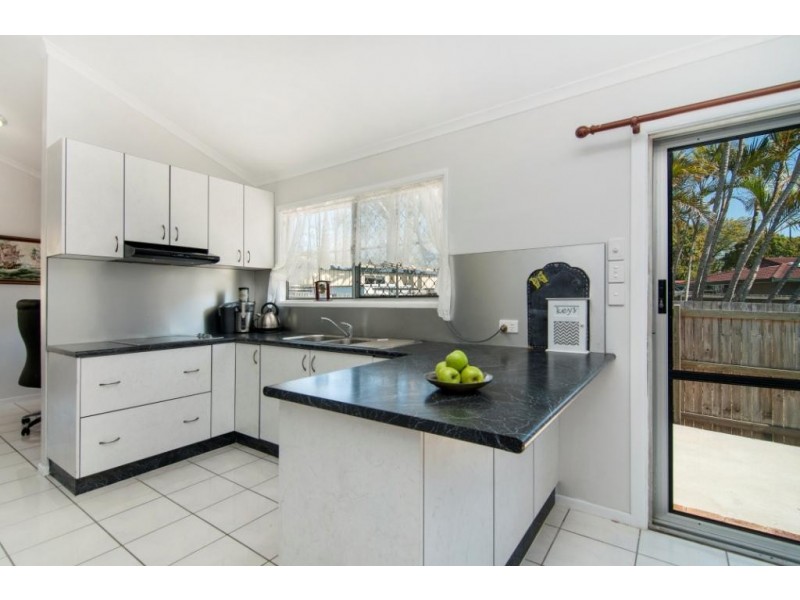 2 SEGOVIA WAY, Slacks Creek QLD 4127