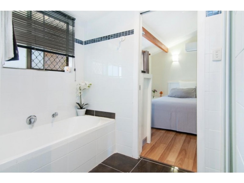 2 SEGOVIA WAY, Slacks Creek QLD 4127