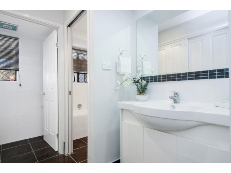 2 SEGOVIA WAY, Slacks Creek QLD 4127