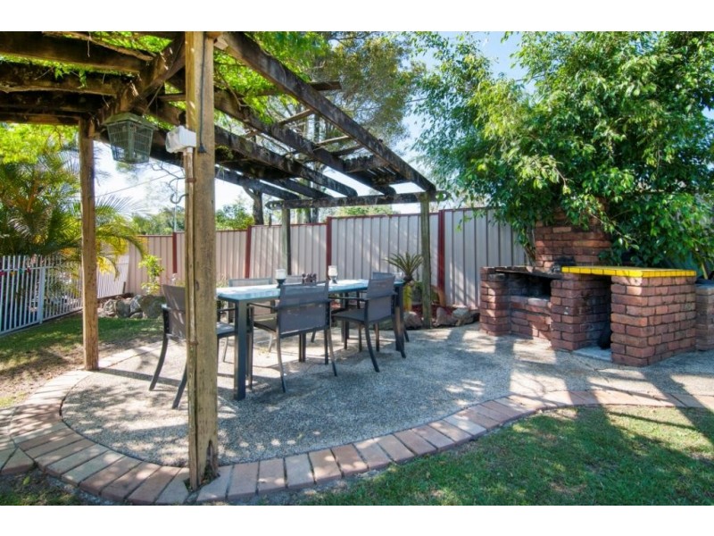 2 SEGOVIA WAY, Slacks Creek QLD 4127