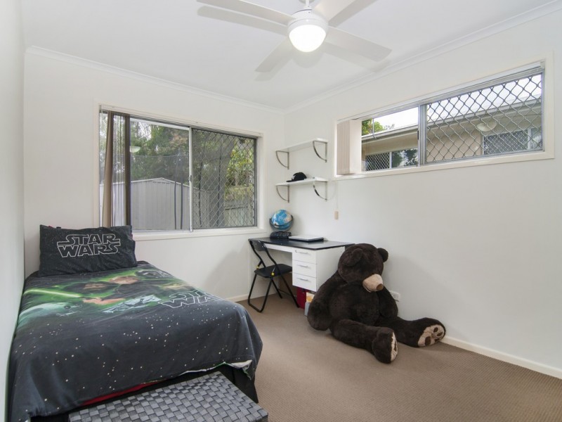 37 WENLOCK CRESCENT, Springwood QLD 4127