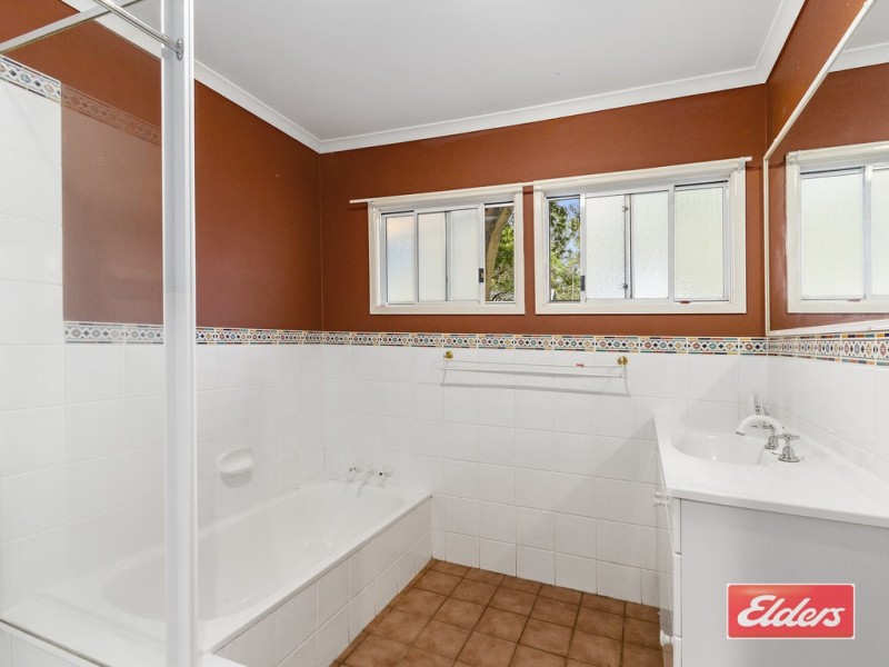 21 Parkway Road, Daisy Hill QLD 4127