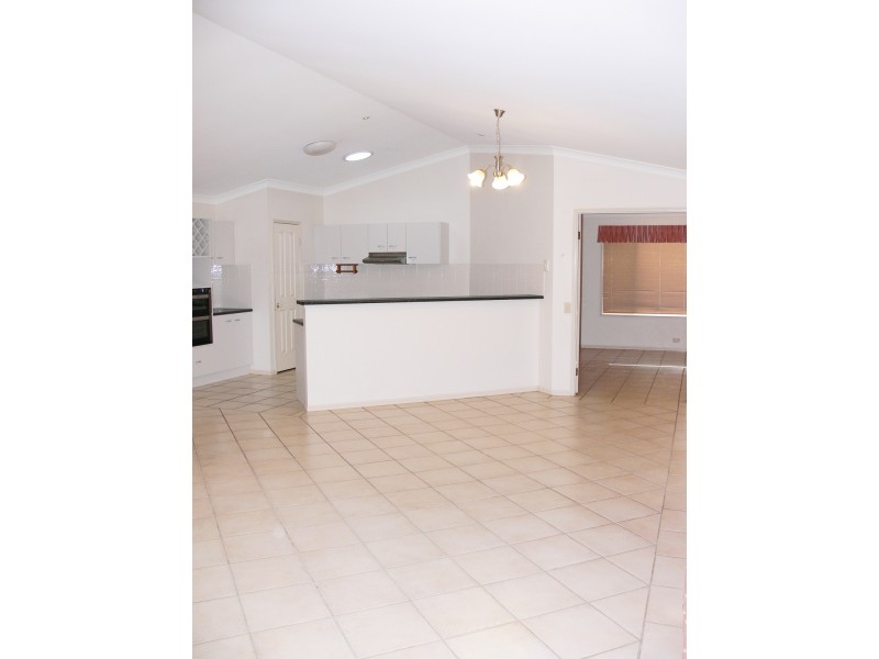 122 Rubicon Cerescent, Kuraby QLD 4112