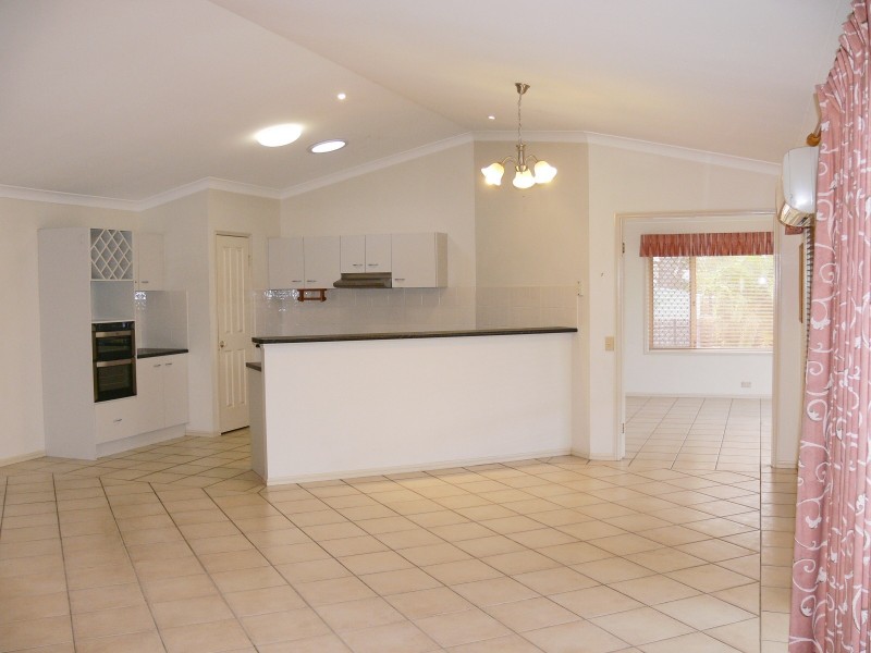 122 Rubicon Cerescent, Kuraby QLD 4112