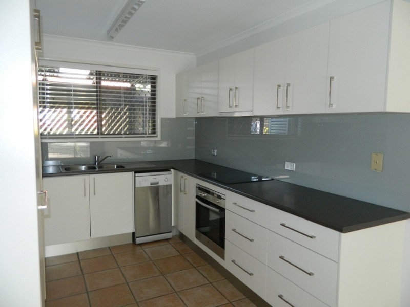 2 /87 Springwood Road, Springwood QLD 4127