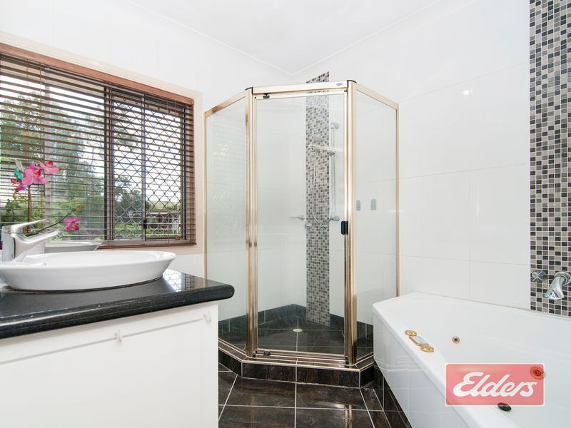 3 Benbow Court, Springwood QLD 4127
