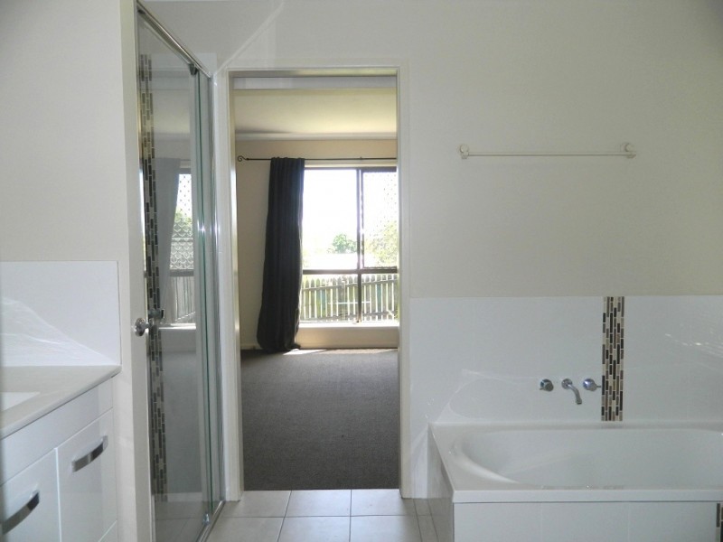 24 KIRKSTALL STREET, Holmview QLD 4207