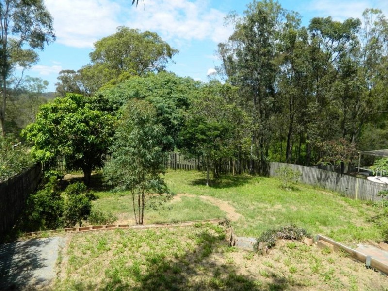 24 KIRKSTALL STREET, Holmview QLD 4207
