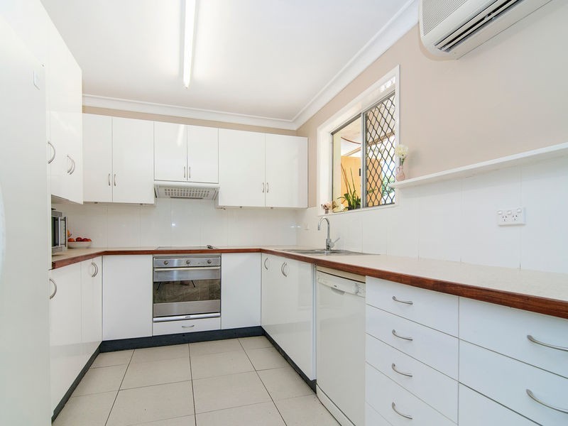 8 Rosewood Street, Daisy Hill QLD 4127