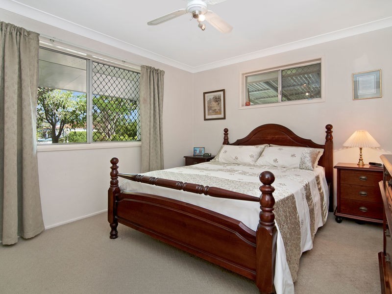 8 Rosewood Street, Daisy Hill QLD 4127