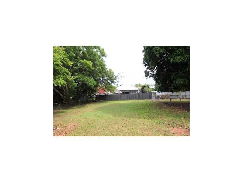 272 Hamilton Road, Chermside QLD 4032