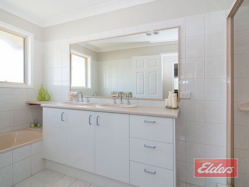 8 Riviera Court, Cornubia QLD 4130