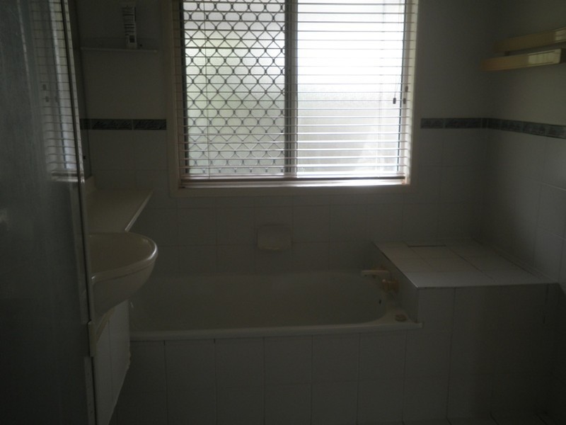 18 WOMBAT PLACE, Doolandella QLD 4077