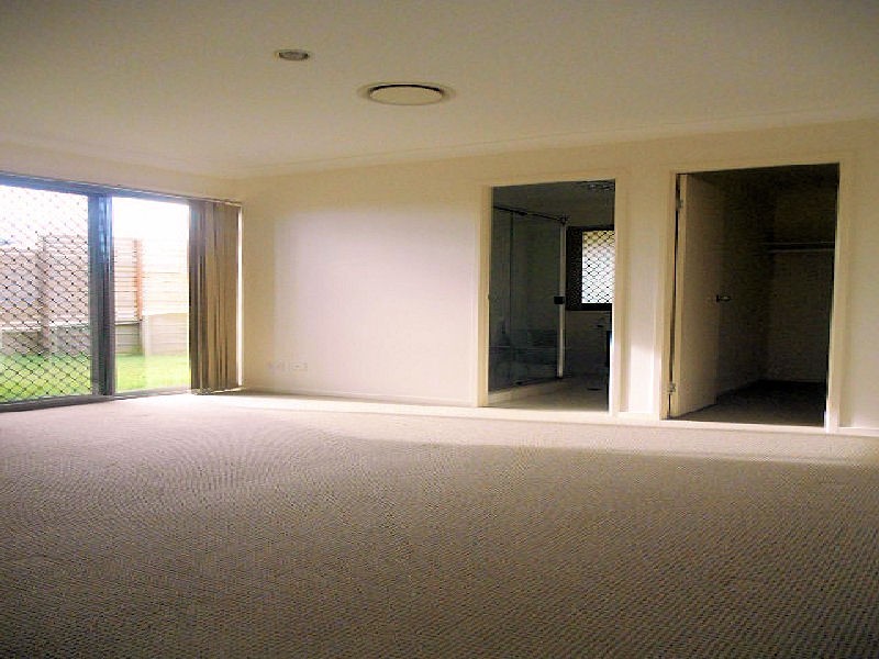 6 Argus Place, Kallangur QLD 4503