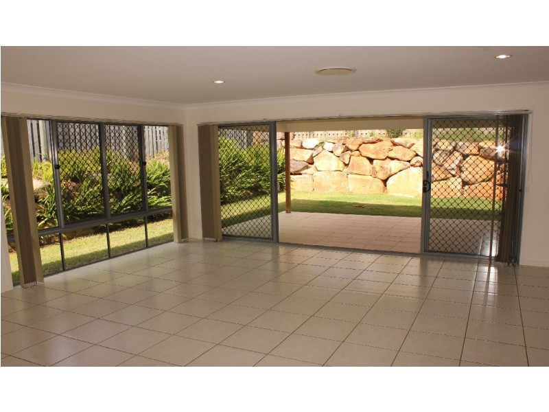 6 Argus Place, Kallangur QLD 4503