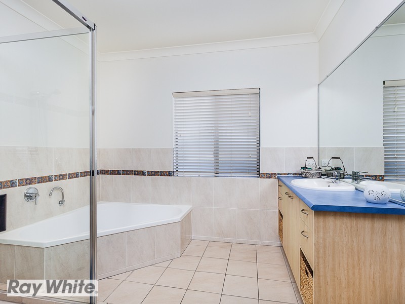 3 Pardalote Place, Cashmere QLD 4500