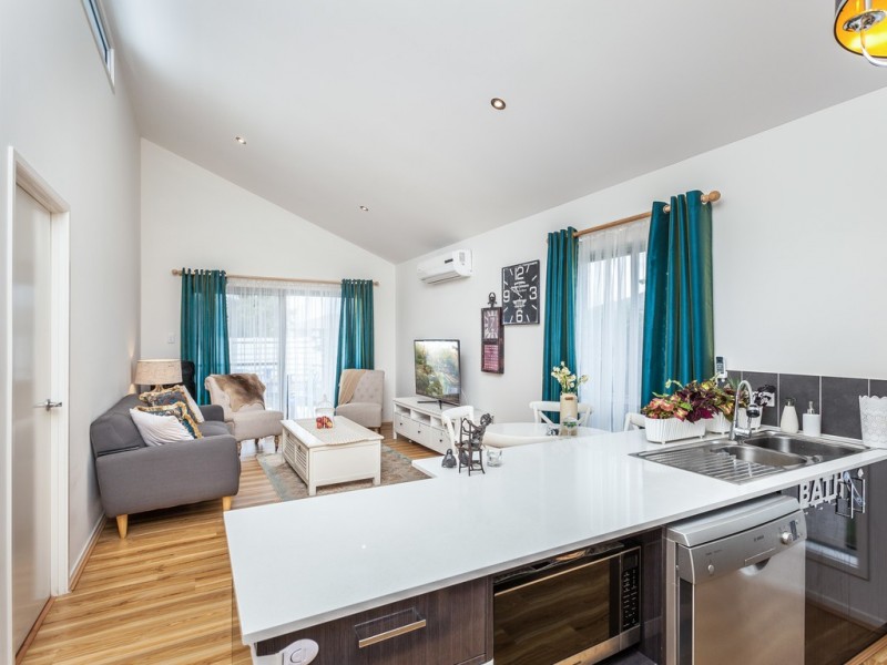 8/23 Essencia Avenue, Dakabin QLD 4503