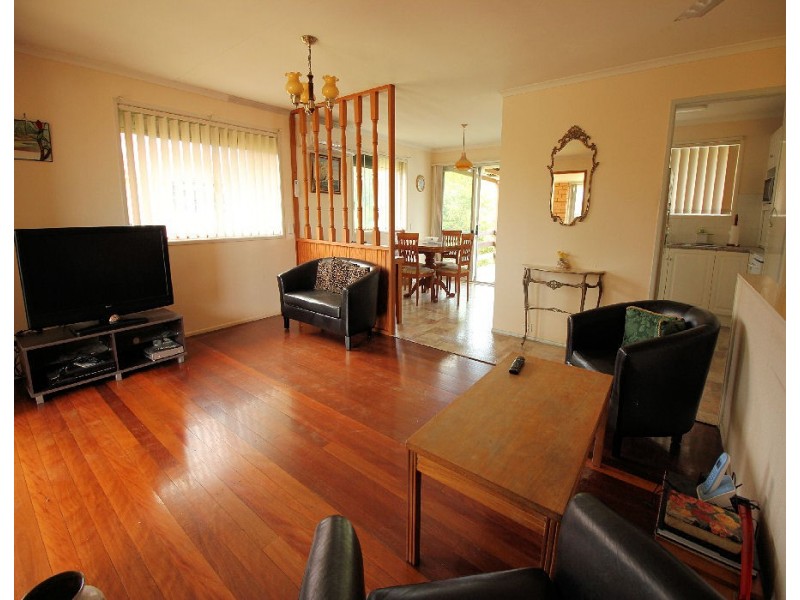 15 Selby St, Kallangur QLD 4503