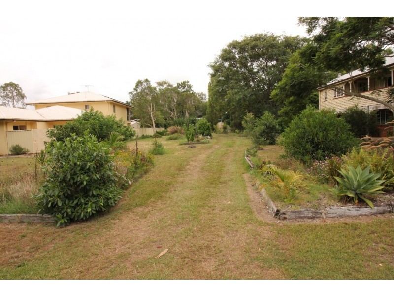 9 Bishop Rd, Beachmere QLD 4510