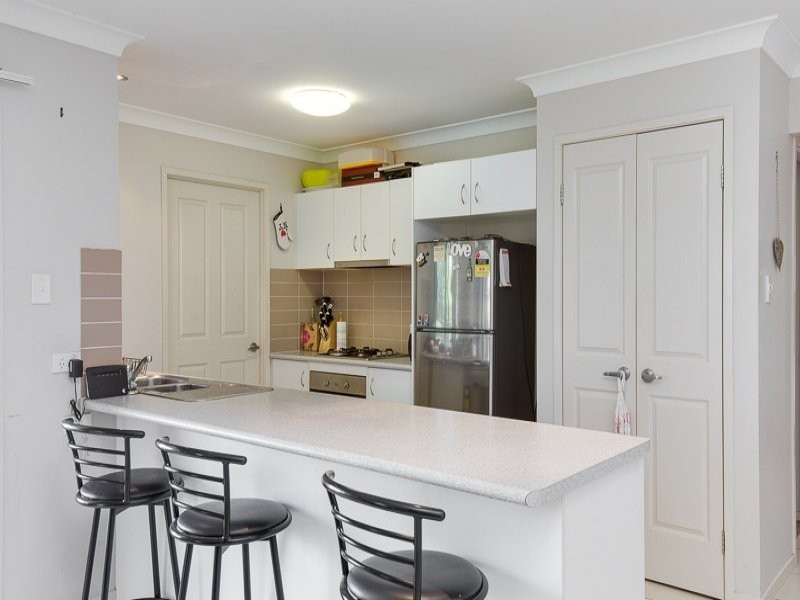 6 Kyah Close, Kallangur QLD 4503
