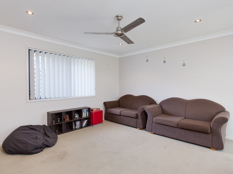 6 Kyah Close, Kallangur QLD 4503