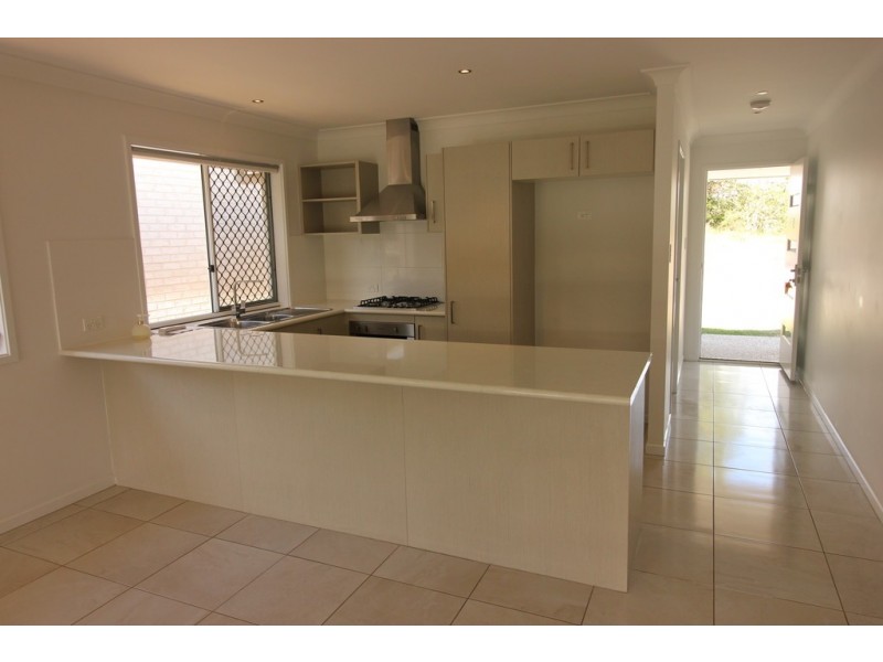 2/5 Elizabeth, Griffin QLD 4503